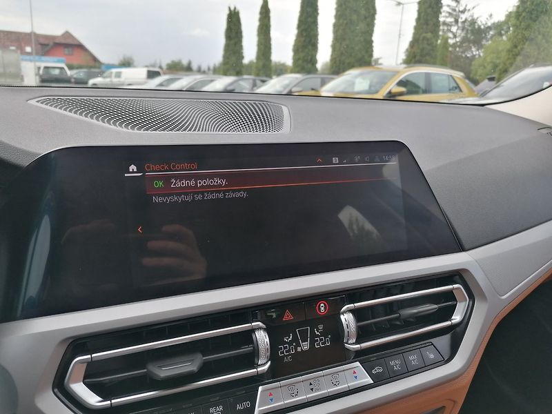 BMW Řada 3 (2022) 2.0 318IA 115kW Kůže - fotka 17 z 36