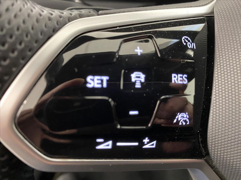 Volkswagen Arteon 2,0 TDi 147kW DSG R-LINE - fotka 15 z 28