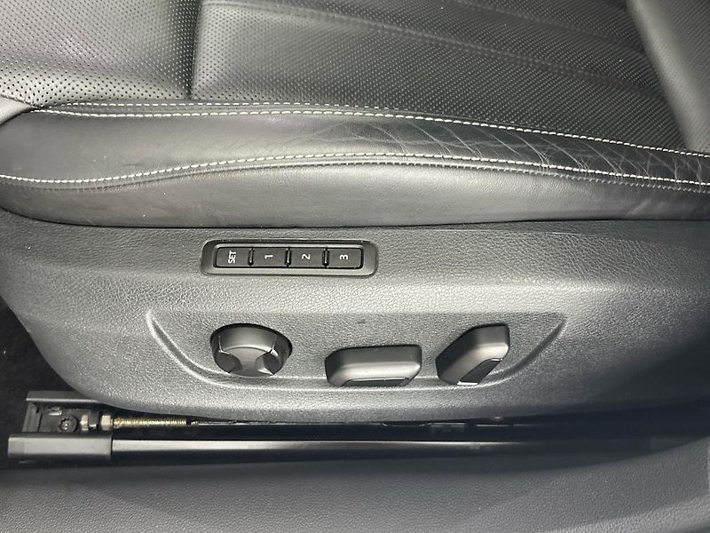 Škoda Superb L&K DSG - fotka 27 z 29