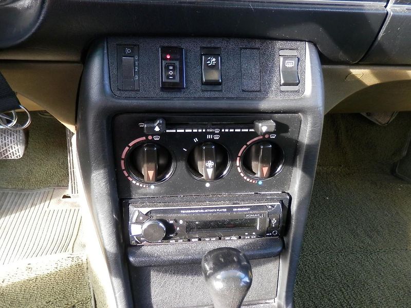 Mercedes-Benz 123 230E AUTOMAT - fotka 17 z 36