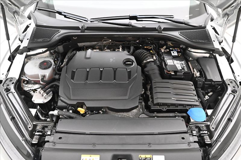 Škoda Octavia 2,0 TDI 110kW DSG Style Záruka - fotka 9 z 30