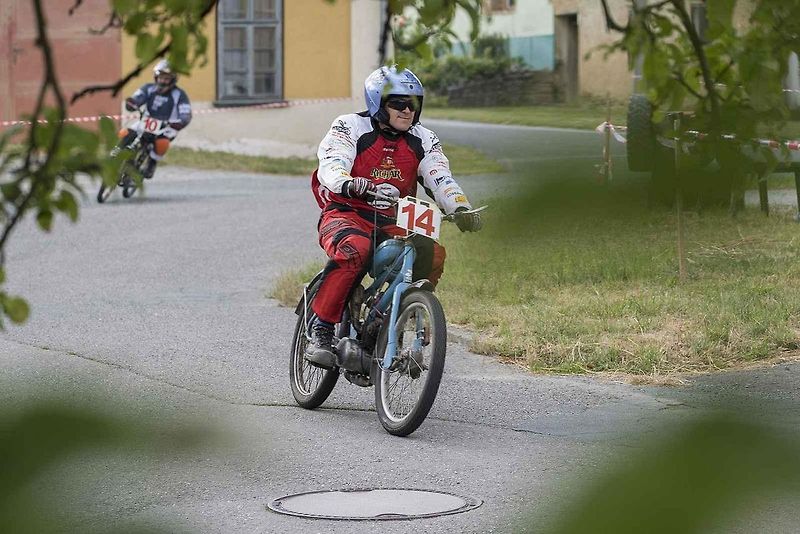 První červencová sobota byla v Rychtářově ve znamení mopedů. Moped rallye ho ovládla s čtyřiadvacátým ročníkem.