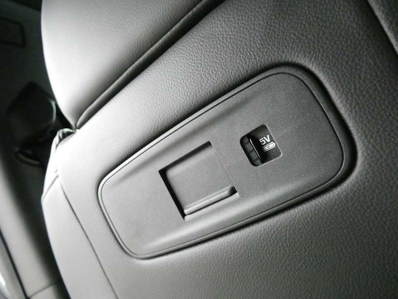 Land Rover Discovery Sport 2,0 Landmark D200 - fotka 19 z 44