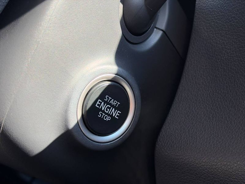 Škoda Fabia Selection 1,0 TSI 70 kW 5° MP - fotka 23 z 31