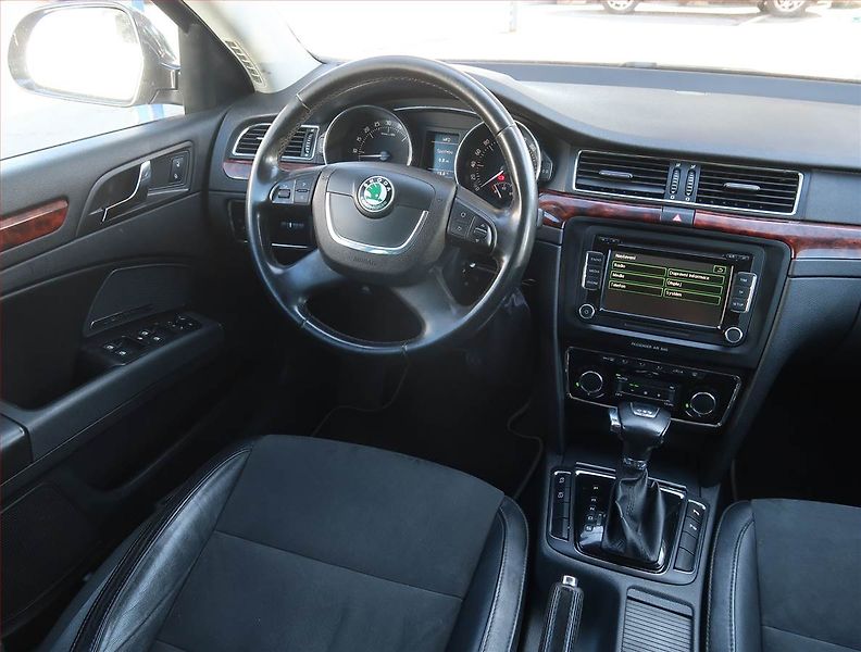 Škoda Superb (2010) Elegance 2.0 TDI, Automat - fotka 7 z 21