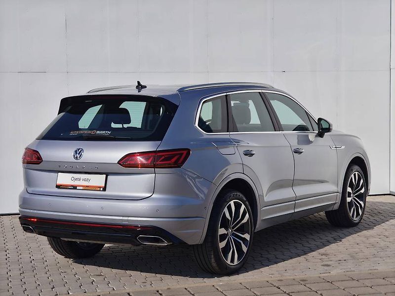 Volkswagen Touareg R-line 8TT 3,0TDI - fotka 2 z 28