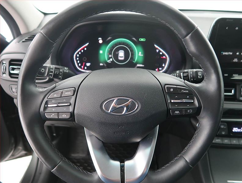Hyundai i30 (2022) 1.5 T-GDI MHEV - fotka 17 z 20