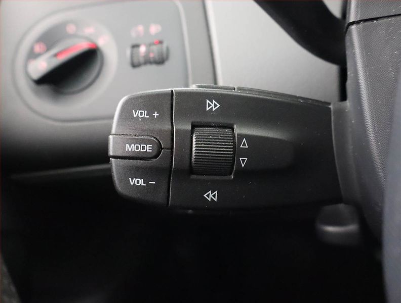 Seat Ibiza (2010) 1.4 16V, Serv.kniha, po STK - fotka 18 z 18