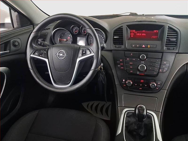 Opel Insignia (2011) 2.0 CDTI, Tempomat - fotka 7 z 16