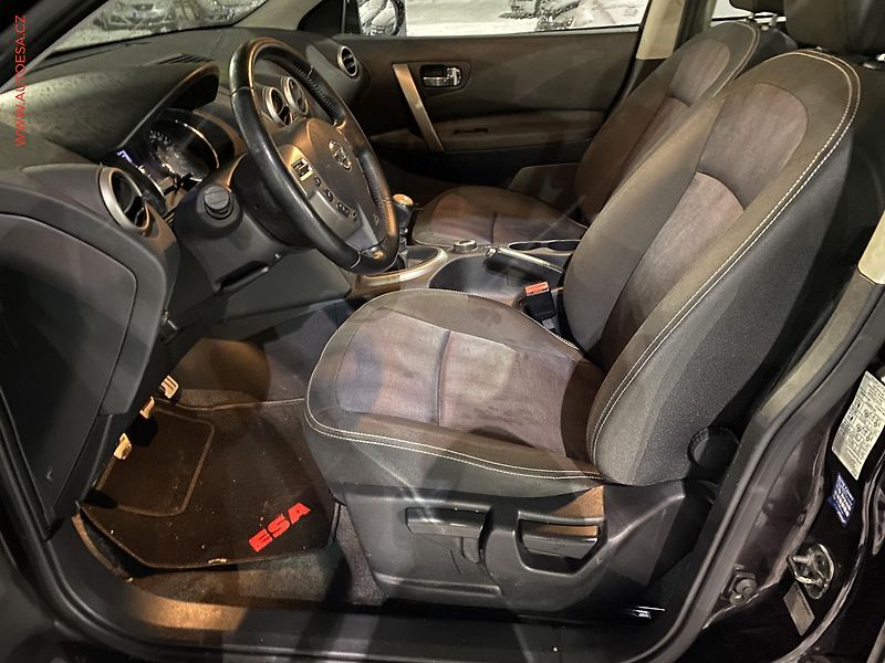 Nissan Qashqai (2012) 1.6 dCi +2 4x4, I-Way, panor - fotka 9 z 17