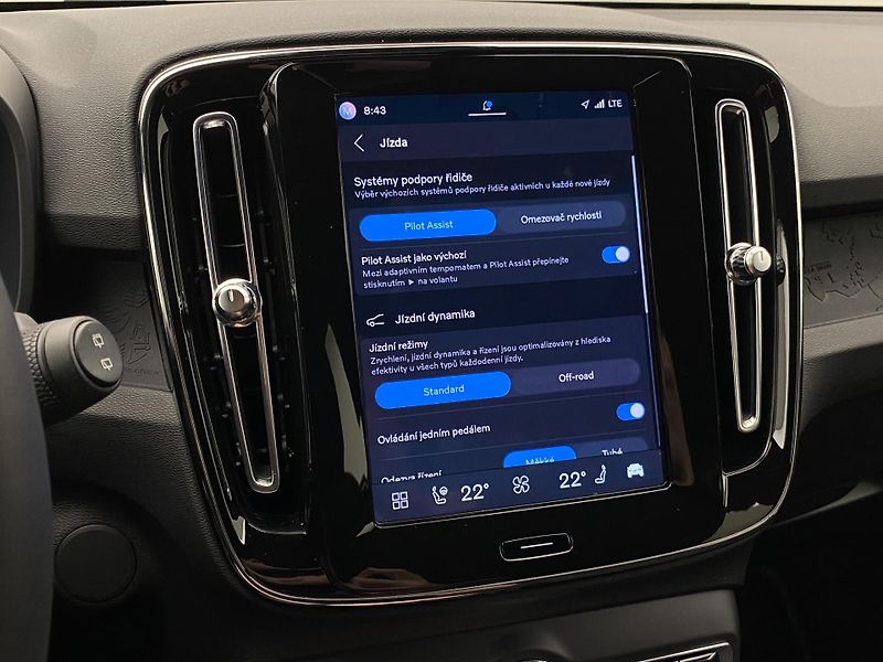 Volvo XC40 PURE ELECTRIC RECHARGE PLUS CZ - fotka 42 z 52
