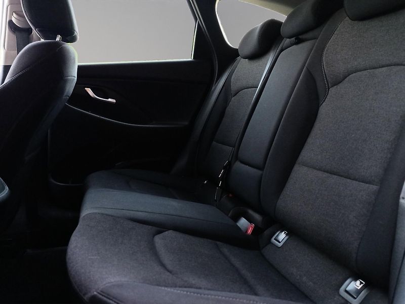 Hyundai i30 (2021) 1.5 117kw Family S - fotka 13 z 18