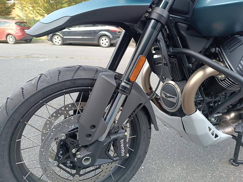 Moto Guzzi V 85 TT (2026) Travel Blu Zefiro - fotka 11 z 17