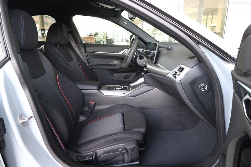 BMW Řada 4 420d xDrive Gran Coupe - fotka 14 z 17