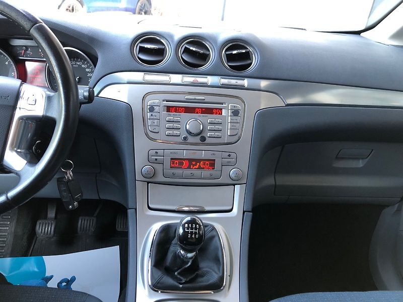 Ford Galaxy (2009) TREND 2.0 TDCi - fotka 19 z 31