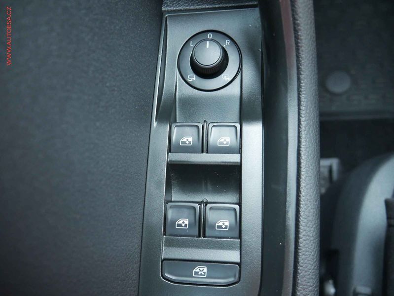 Škoda Superb (2017) 2.0TDi, 2.maj,ČR, Bixen, navi - fotka 12 z 15
