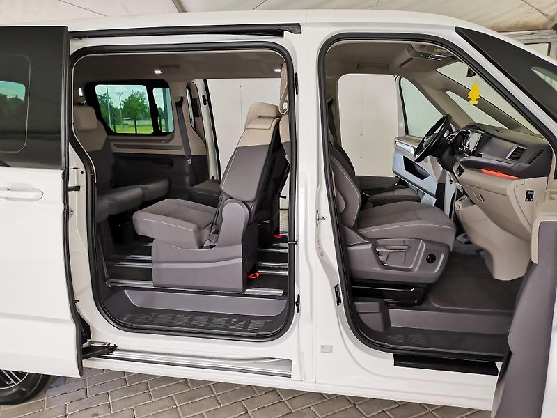 Volkswagen Multivan (2024) TDI LED KESSY NEZÁVISLÉ LANG - fotka 12 z 31