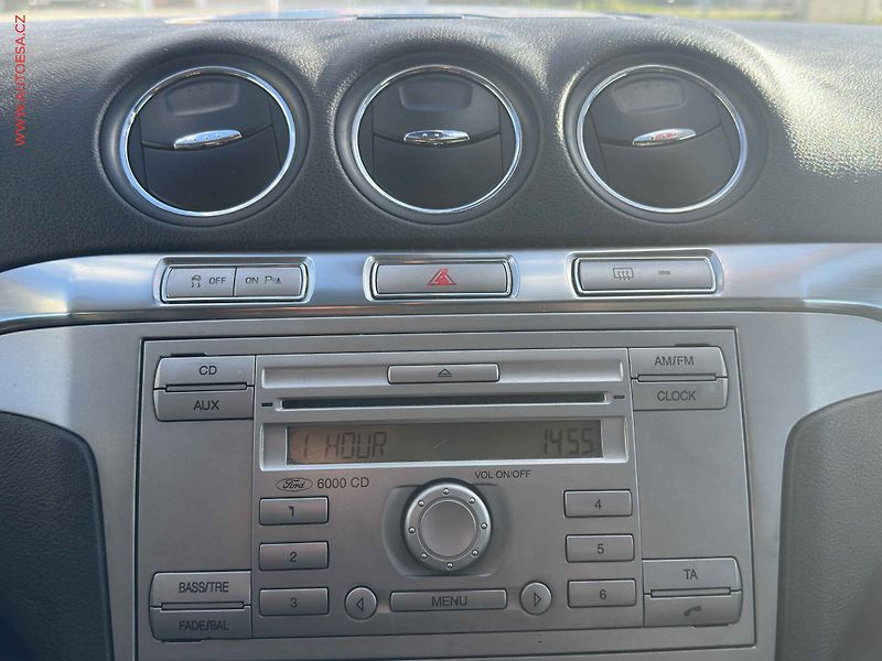 Ford S-MAX (2007) 1.8 TDCi, AC, tažné - fotka 13 z 17