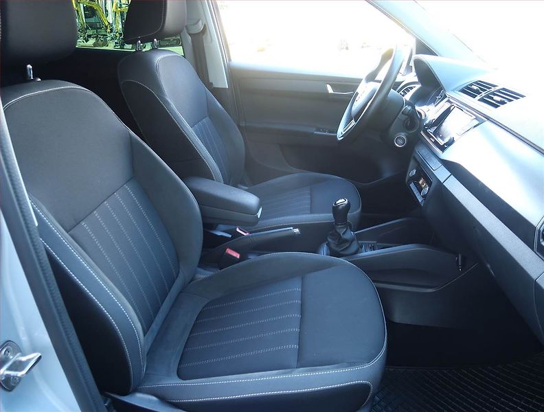 Škoda Fabia (2019) Style Plus 1.0 TSI, ČR,1.maj - fotka 9 z 20