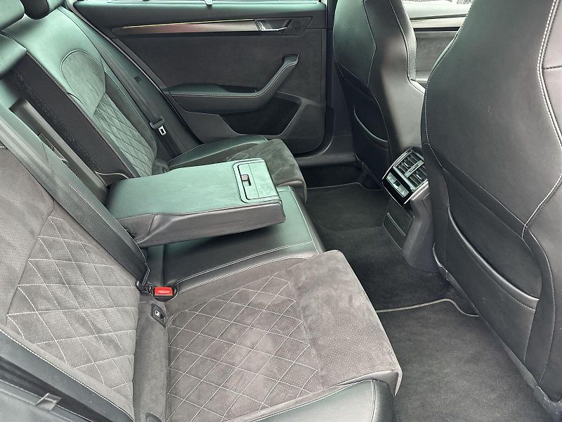 Škoda Superb (2020) Combi 2.0 TDI DSG Sportline - fotka 10 z 36