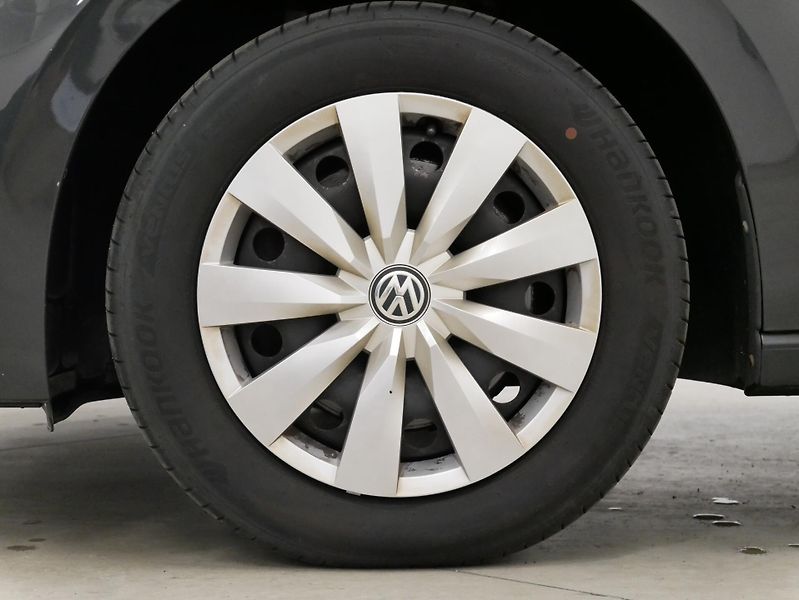 Volkswagen Touran - fotka 10 z 26
