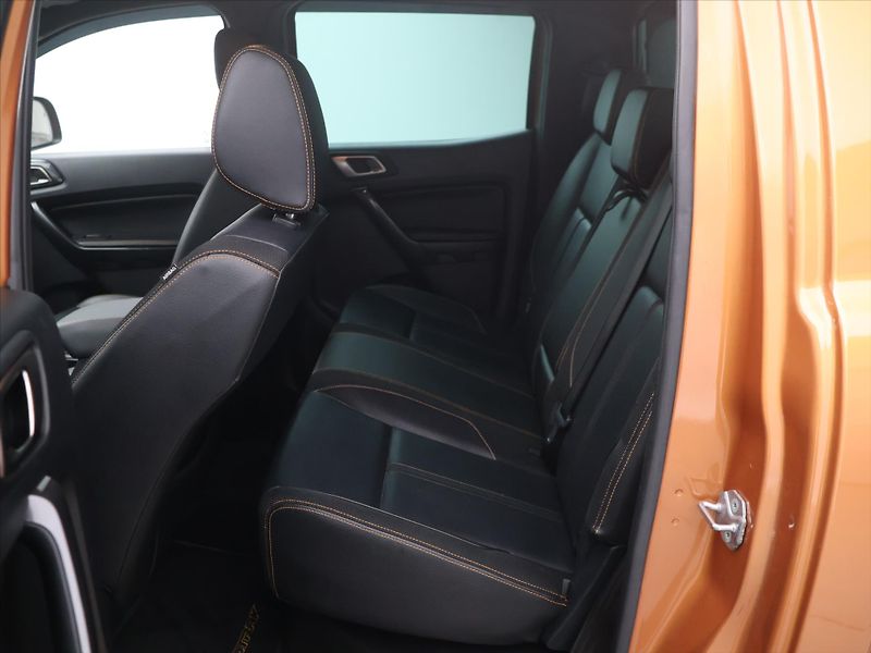 Ford Ranger 2,0 TDCI 156kW Wildtrak 4x4 - fotka 12 z 29