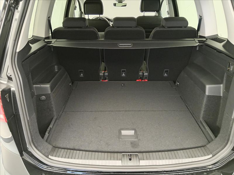 Volkswagen Touran (2026) 1,5 People TSI 110kW - fotka 13 z 18