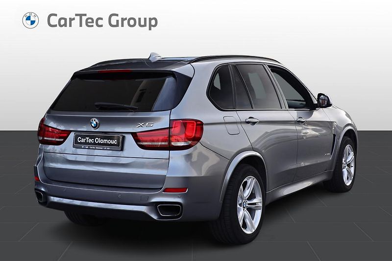 BMW X5 xDrive30d - fotka 5 z 15