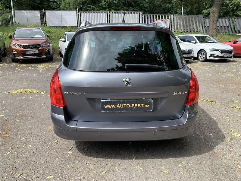 Peugeot 308 1,6 HDI  SW 7.MÍST - fotka 7 z 18