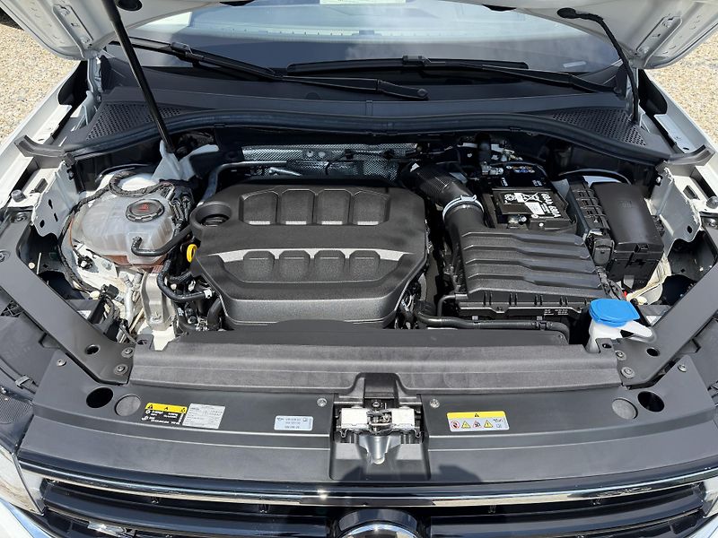Volkswagen Tiguan R-Line 2,0 TSi/180kW 4x4 DSG - fotka 84 z 115
