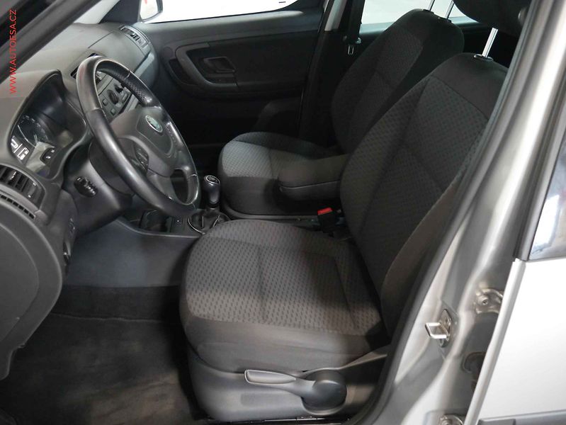 Škoda Roomster (2010) 1.6 TDi, ČR, AC, tempo - fotka 9 z 17