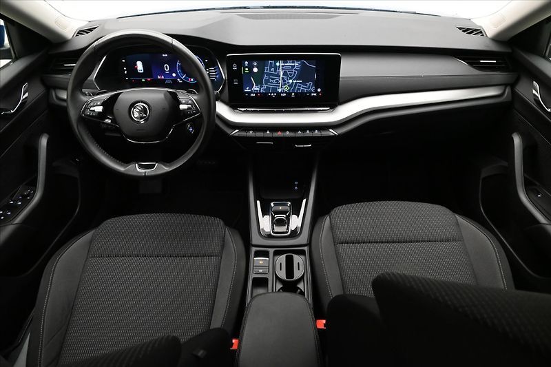 Škoda Octavia 2,0 TDI 110kW DSG Ambiente Zár - fotka 15 z 32