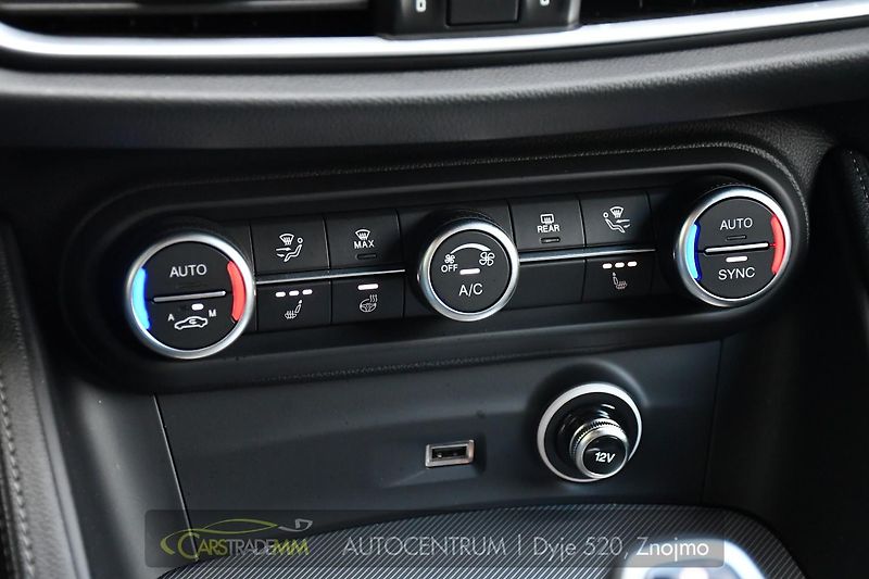 Alfa Romeo Stelvio 2.2 Diesel 16V 154kW VELOCE Q4 - fotka 33 z 53