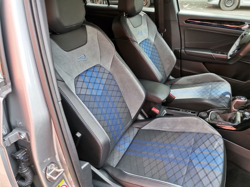Volkswagen T-Roc (2025) 2.0TSi 221kw R DSG 4x4 - fotka 27 z 40