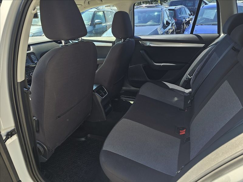 Škoda Octavia 2,0TDi 110KW Elegance TZ - fotka 25 z 49
