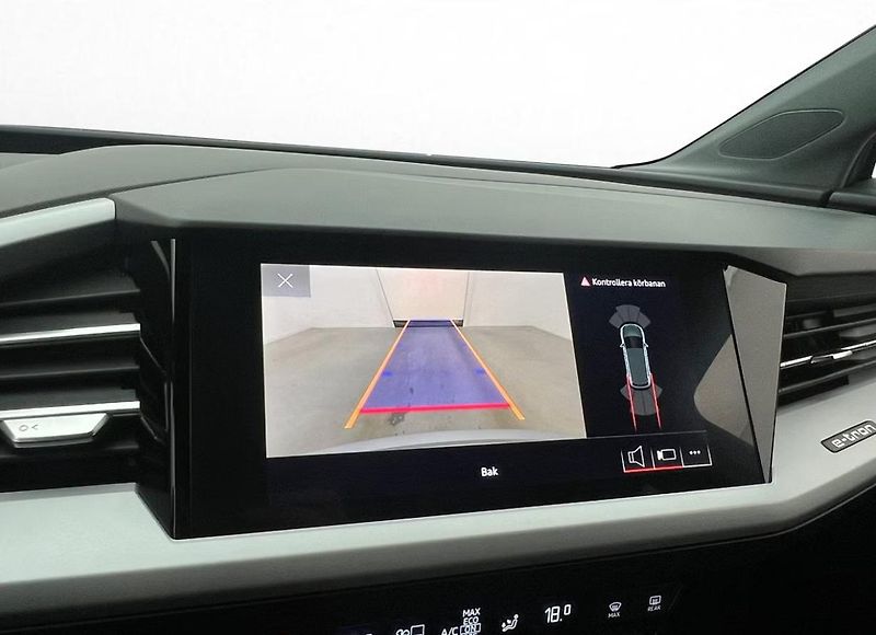 Audi Q4 50 e-tron Q Kamera Matrix - fotka 11 z 31