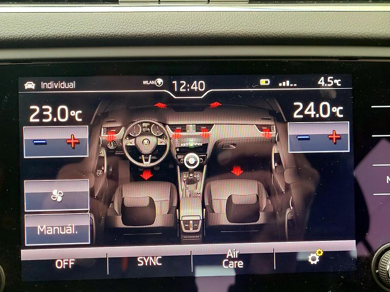 Škoda Octavia TDi 4x4 SERV.KNÍŽKA,CEBIA    - fotka 45 z 61