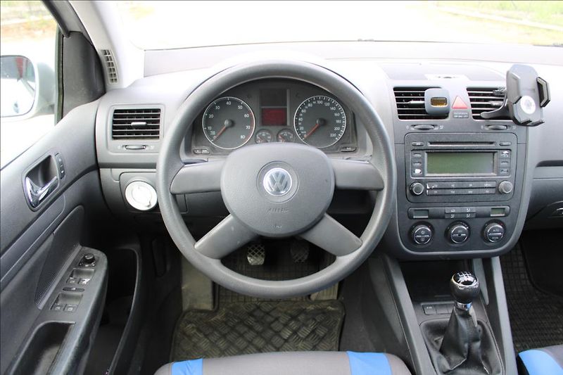 Volkswagen Golf 1,4 i  DIG. KLIMA, ČR - fotka 12 z 22
