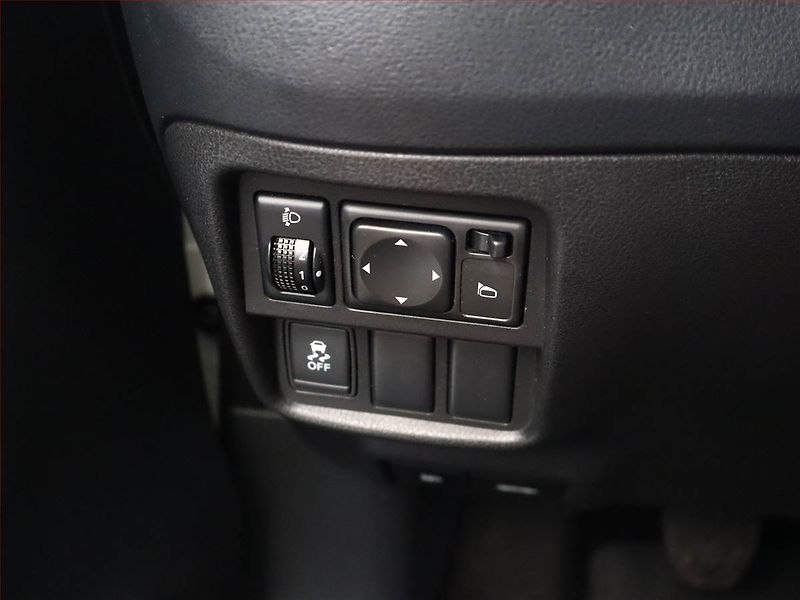 Nissan Juke (2010) 1.6 i, Tempomat - fotka 15 z 15