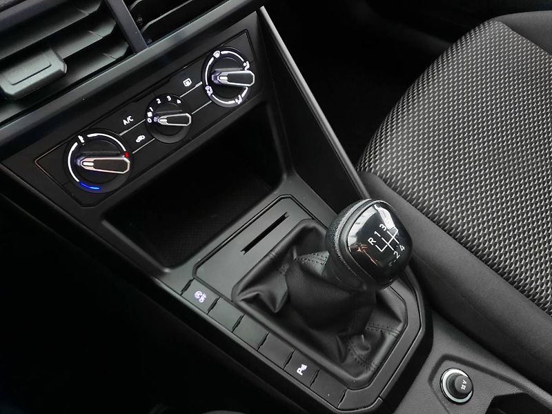 Volkswagen Taigo (2023) 1.0 TSI (70kW/95k) - fotka 13 z 22