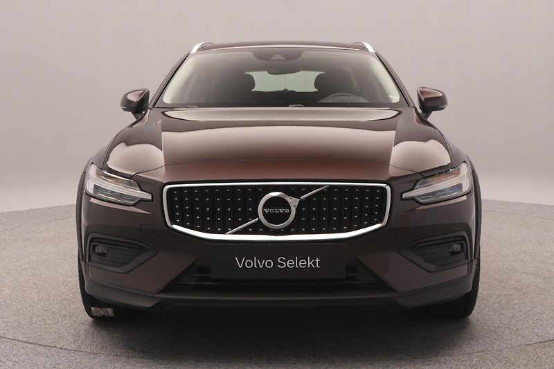 Volvo V60 CC D4 AWD MOMENTUM REZERVACE - fotka 15 z 43
