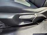 Peugeot 2008 (2022) 1.2 PT 100 ALLURE PACK MAN6 - náhled 25