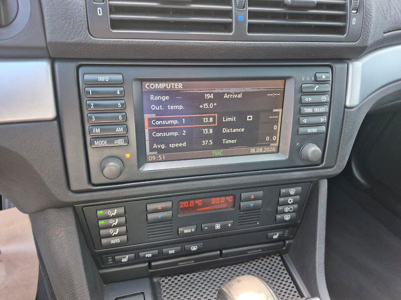 BMW Řada 5 (1996) 540i 210kW - fotka 18 z 23