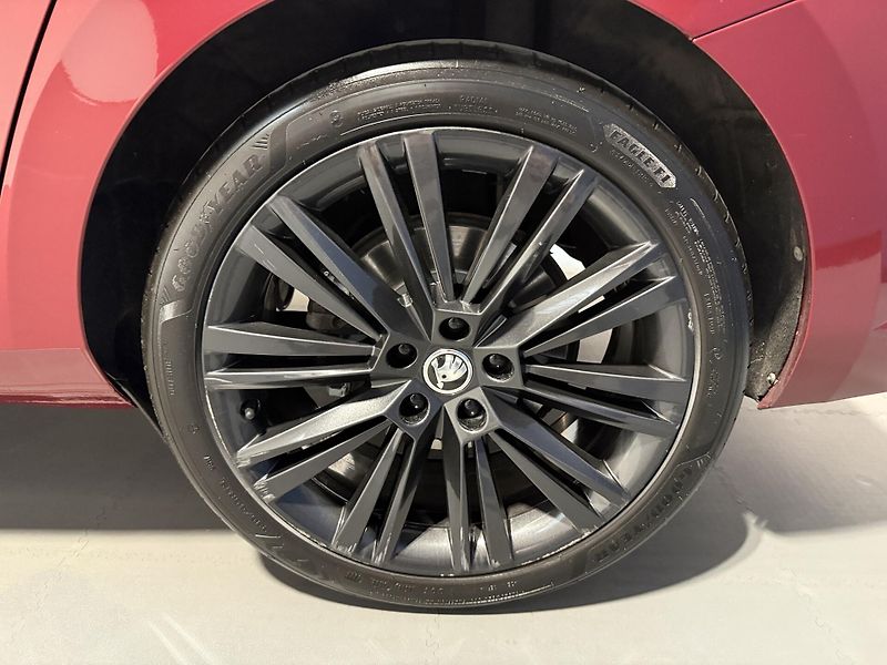 Škoda Superb 2.0 TDI 110kW Style DSG - fotka 15 z 15