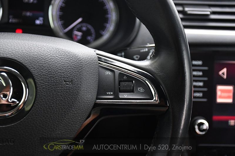 Škoda Octavia 2.0TDi STYLE EXTRA TAŽNÉ - fotka 27 z 47