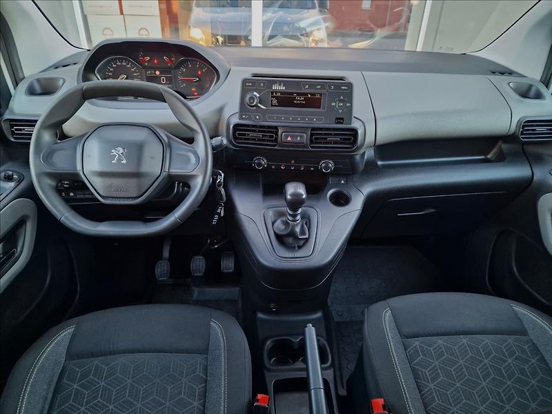 Peugeot Rifter 1.2 PureTech 110 S&S,ČR,1.Maj - fotka 24 z 50
