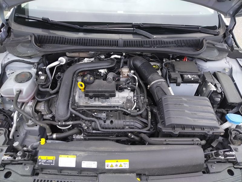 Volkswagen Polo People 1,0 TSI 5G - fotka 28 z 28