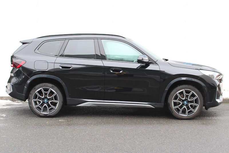 BMW X1 xDrive30e - fotka 3 z 22
