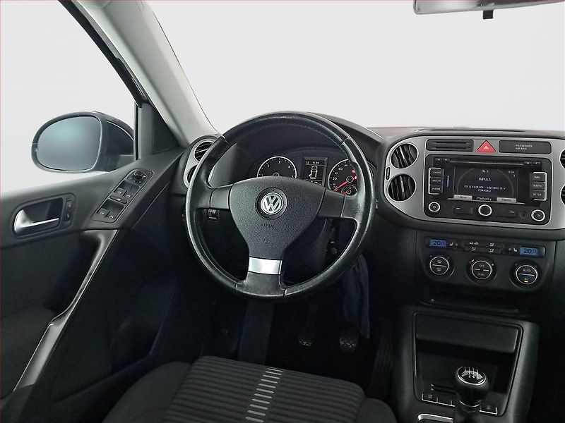 Volkswagen Tiguan (2009) 2.0 TDI, 4X4, Navi, Bi-Xenony - fotka 7 z 20