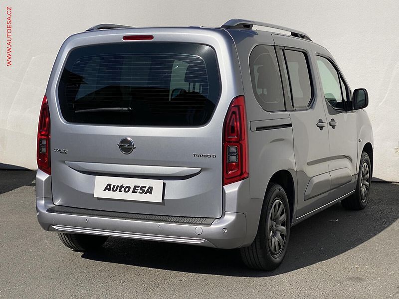 Opel Combo (2018) 1.5CDTi, ČR, 96kW, servis - fotka 4 z 19